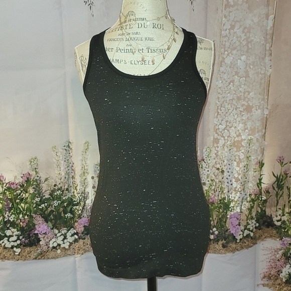 Lululemon reversible tank - Picture 3 of 6
